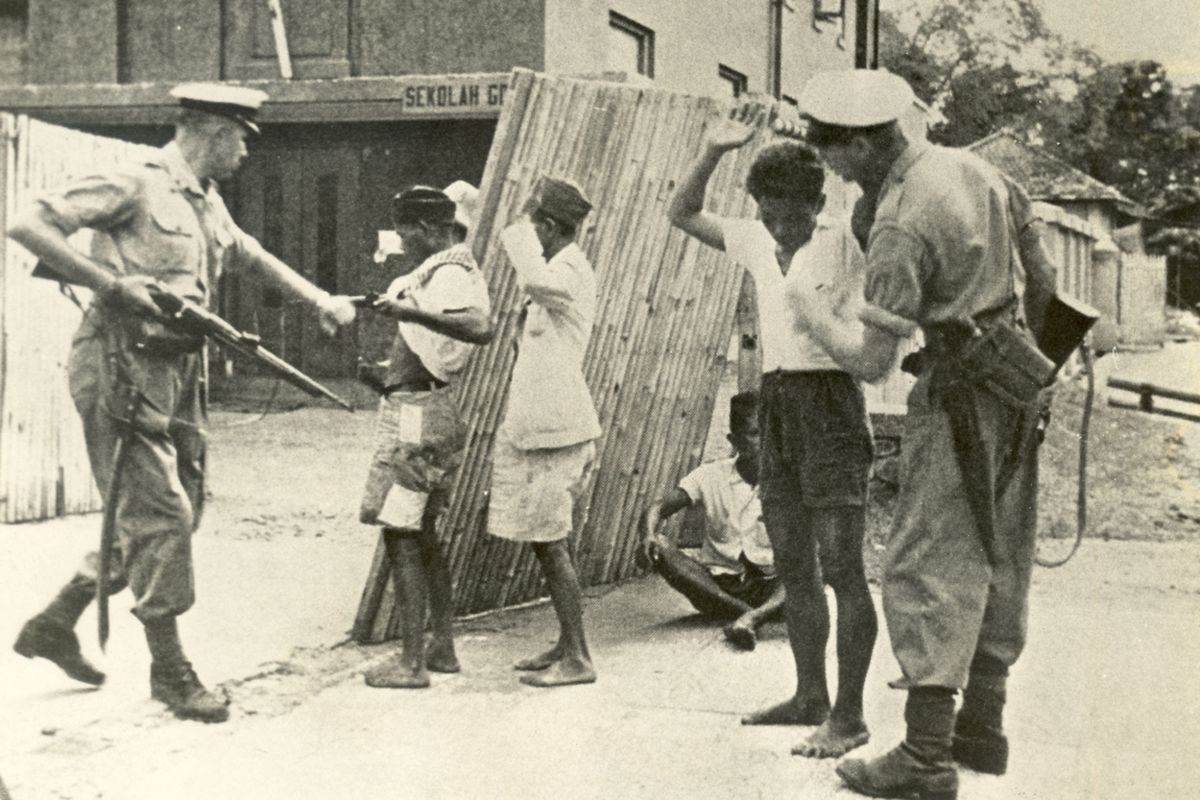 Masalah Sosial di Indonesia pada Tahun 1900-an: Dampak Kolonialisme dan Kebangkitan Kesadaran Sosial