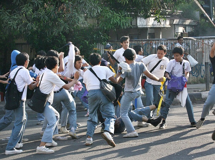 Tawuran Pelajar Warisan yang Tak Pernah Usai: Memahami Akar Masalah dan Solusi Edukatif