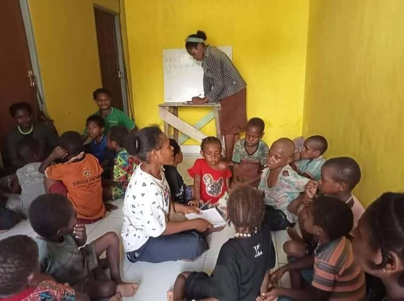 Kisah Heroik Relawan Pendidikan di Papua: 6 Cerita Menginspirasi yang Mengubah Hidup Anak Bangsa