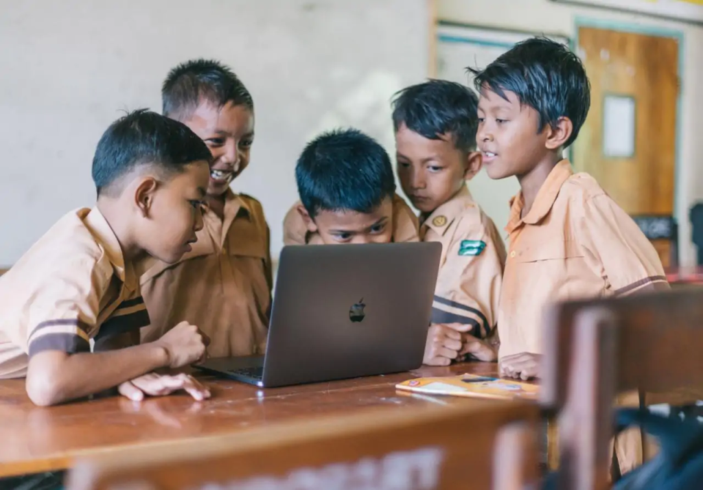 Kesenjangan Sosial Membuat Jurang Semakin Lebar: Realita yang Harus Kita Hadapi di 2025