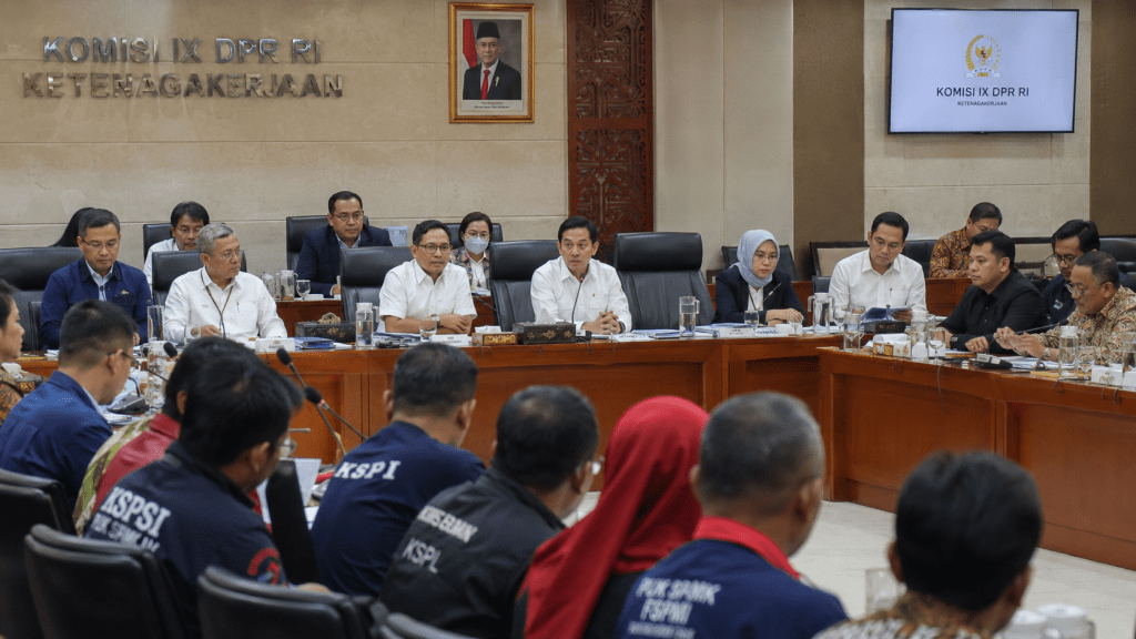 43 Ribu Pekerja Kena PHK hingga Juni 2026, DPR Desak Reskilling Massal 3 43 Ribu Pekerja Kena PHK hingga Juni 2026, DPR Desak Reskilling Massal
